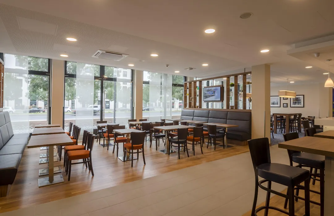 Hampton By Hilton Frankfurt City Centre-1